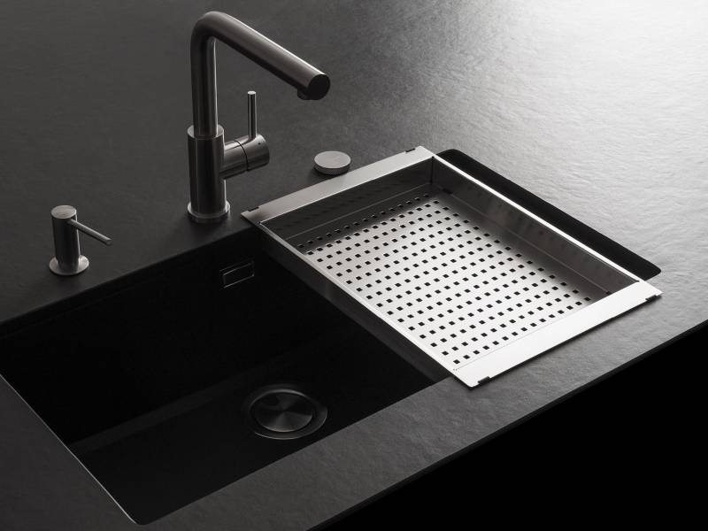 Cuve sous plan 62, égouttoir Uniti XL, Avisio inox, distributeur savon inox, vidage automatique inox